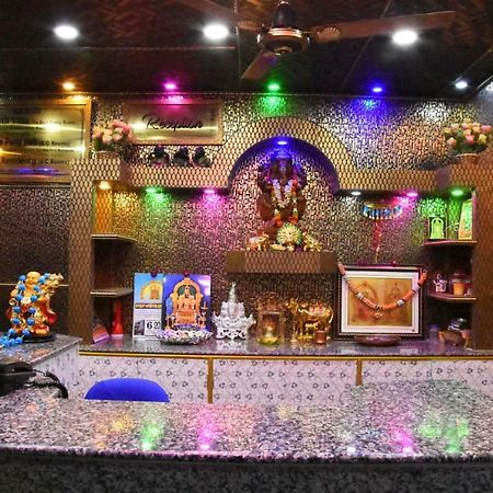 Gayathri Stay Kancheepuram Exteriör bild
