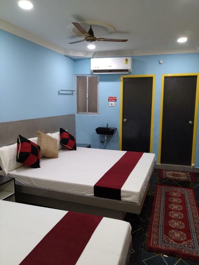 Gayathri Stay Kancheepuram Exteriör bild